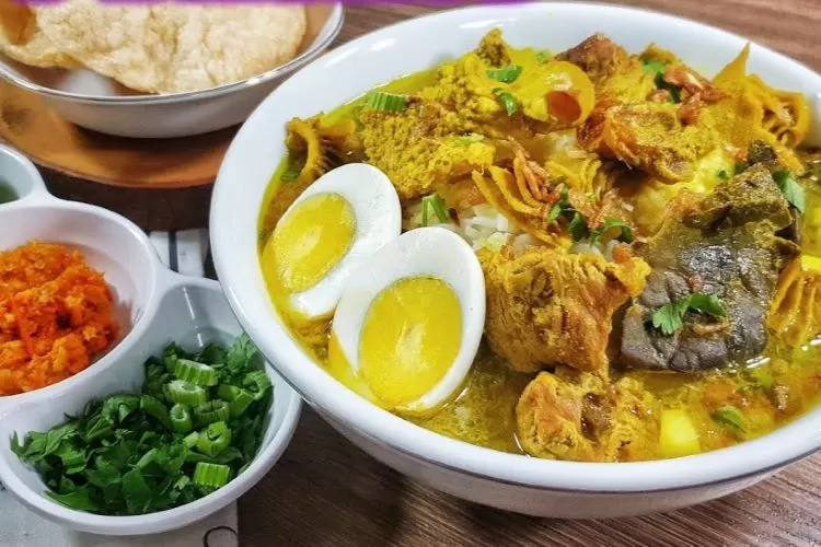 Kuliner khas madura yaitu soto madura yang memiliki cita rasa khas dan menggungah selera
