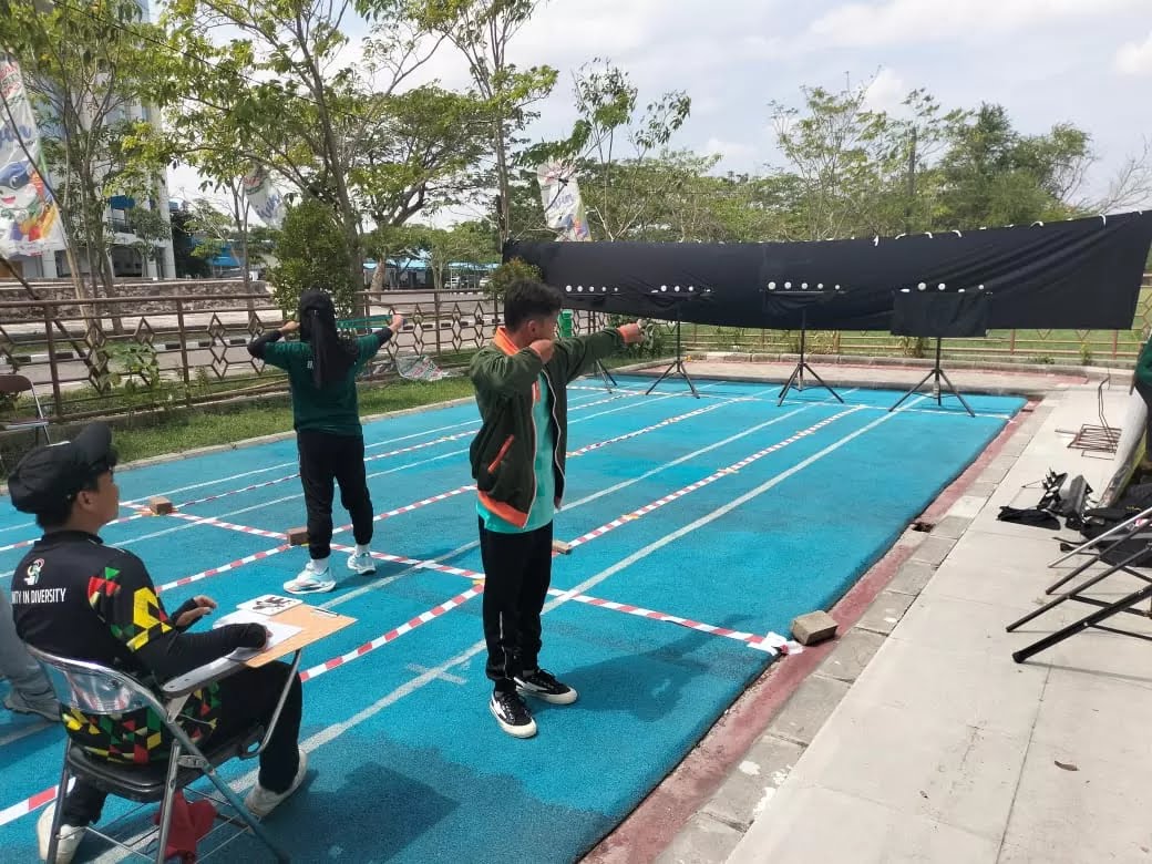BERKOMPETISI: Atlet panahan tradisional bertanding di ajang Forda II Jatim di Surabaya, pada 2024.