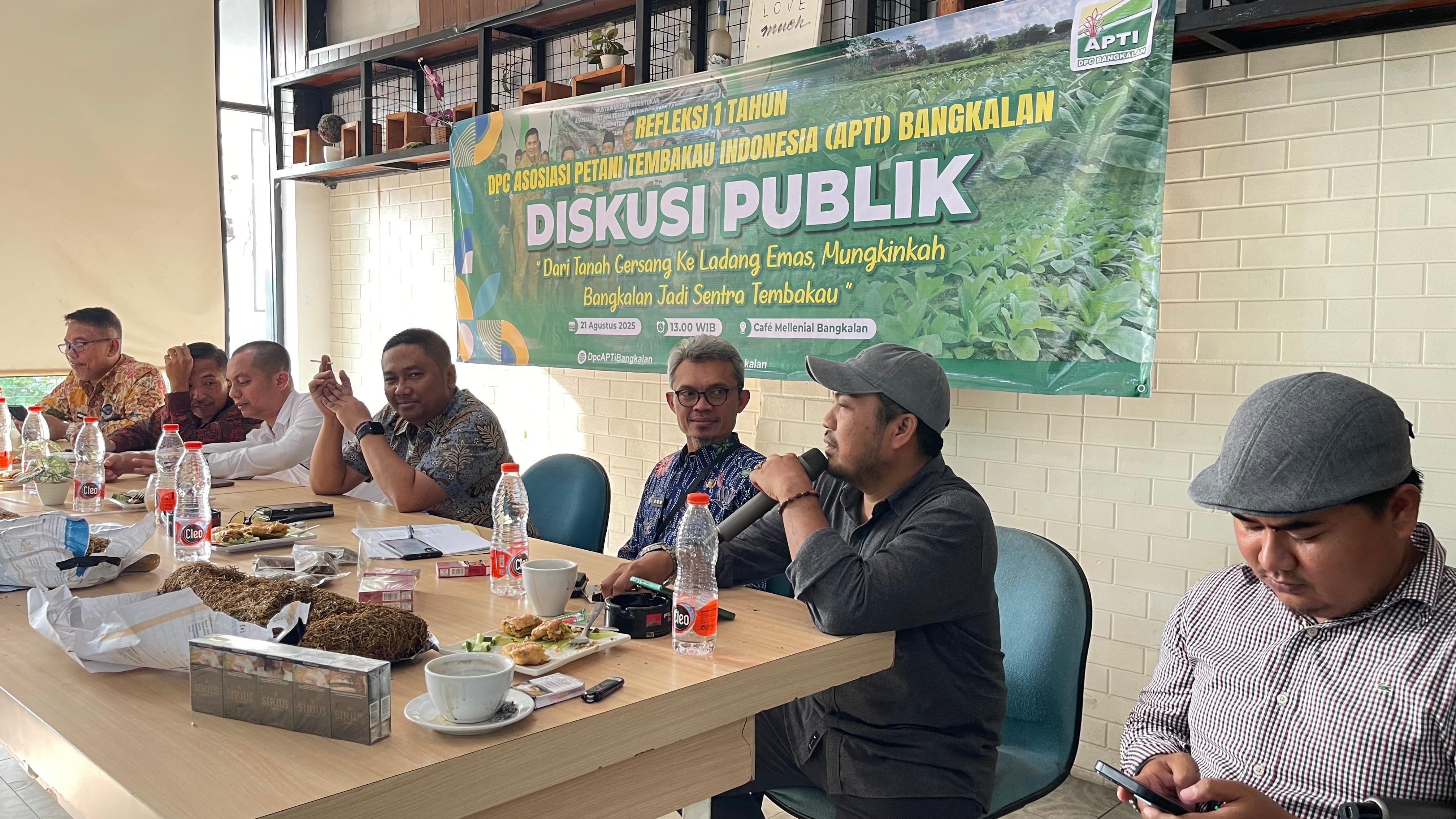 Ketua komisi II DPRD Bangkalan Khotib Marzuki dalam suatu momen