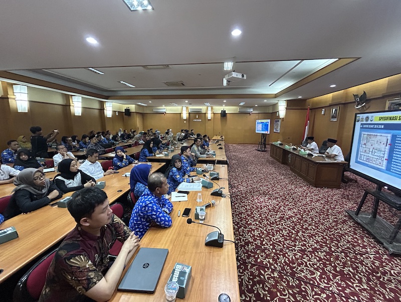 DEMI KEMASLAHATAN: Tim Satgas MBG Bangkalan memanggil belasan kepala SPPG di Aula Diponegoro Pemkab Bangkalan, Rabu (1/10).&nbsp;