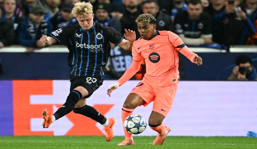 Laga Liga Champions antara Club Brugge dan Barcelona.(AFP/NICOLAS TUCAT)