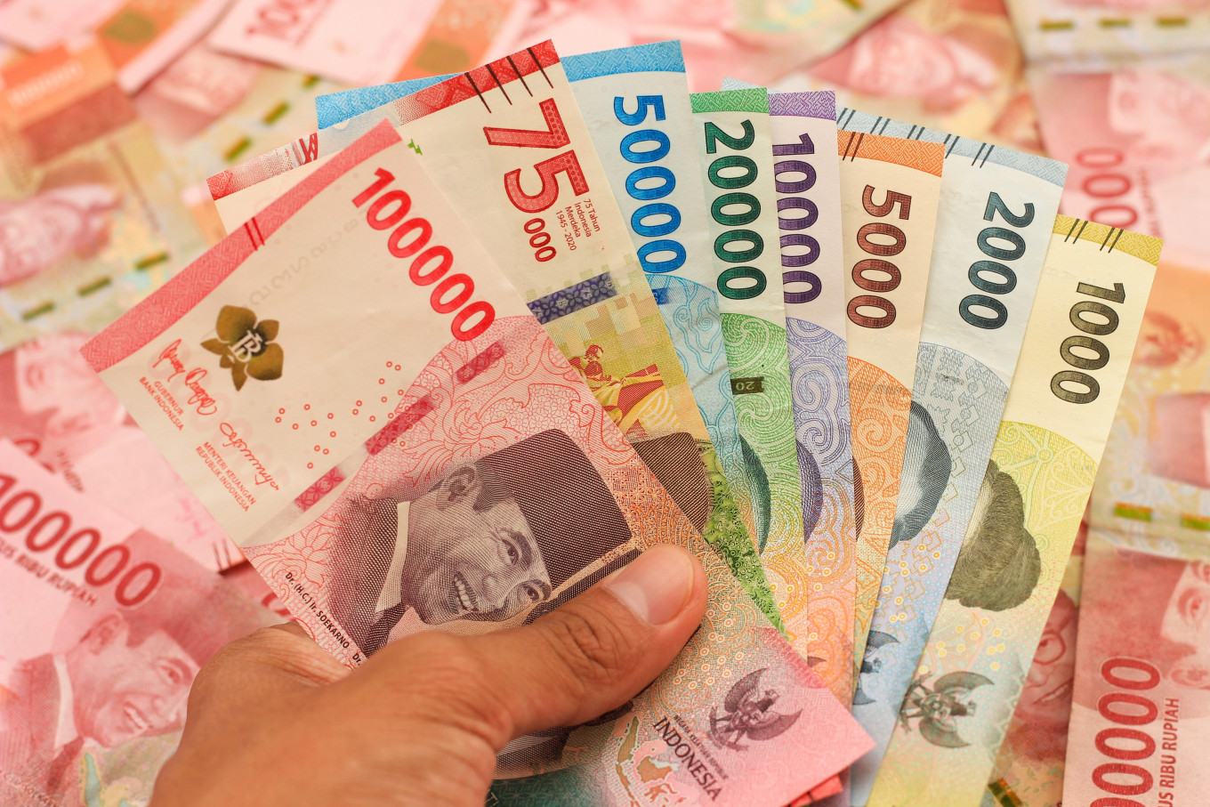 Mata uang Indonesia. Elshinta