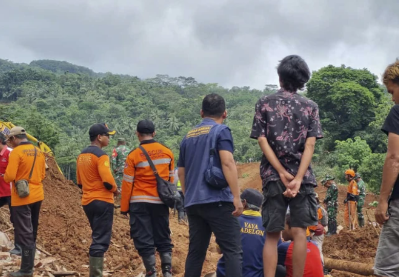Kondisi tanah longsor di Desa Cibeunying, Kecamatan Majenang, Kabupaten Cilacap, Jawa Tengah.  Foto: Dok. Kemensos