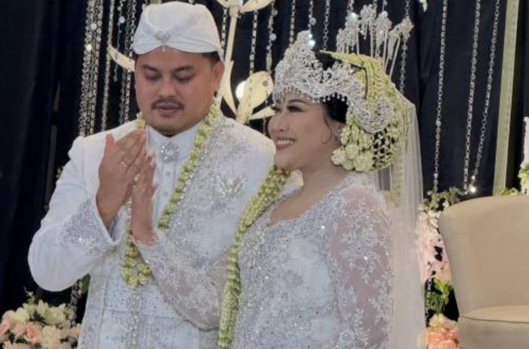 Selamat, Boiyen Resmi Menikah dengan Rully Anggi Akbar. (Foto: Instagram/@jirayutdaa4official)