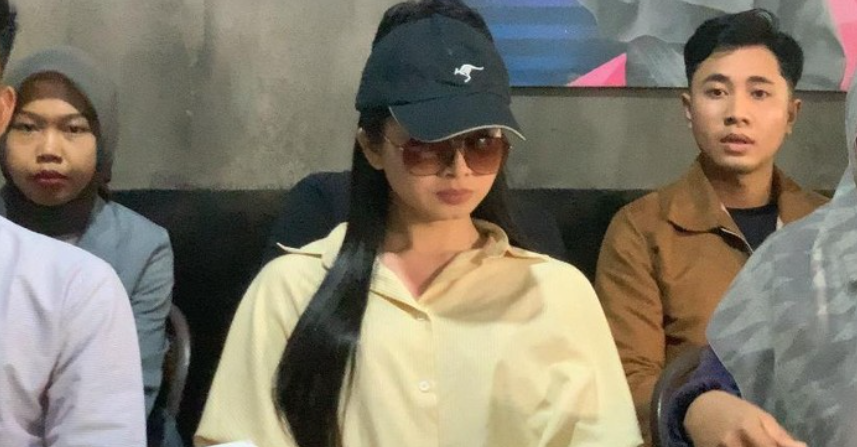 Dea Lipa alias Deni Apriadi Rahman