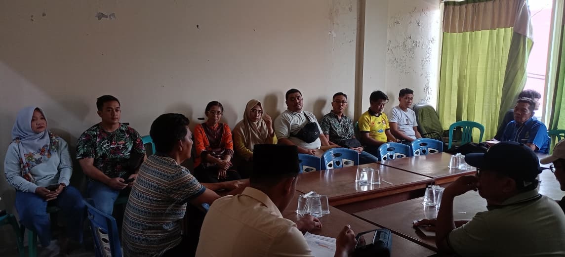 SOLID: Pengurus KONI Bangkalan dan cabor melaksanakan rapat musorkablub, Sabtu (15/11).&nbsp;KONI BANGKALAN