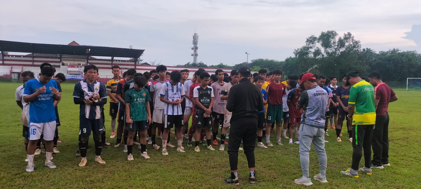 FOKUS: Proses seleksi pemain perssu madura city yang berlangsung di stadion A Yani Desa Pabian Kecamatan Kota, Sabtu (22/11).&nbsp;