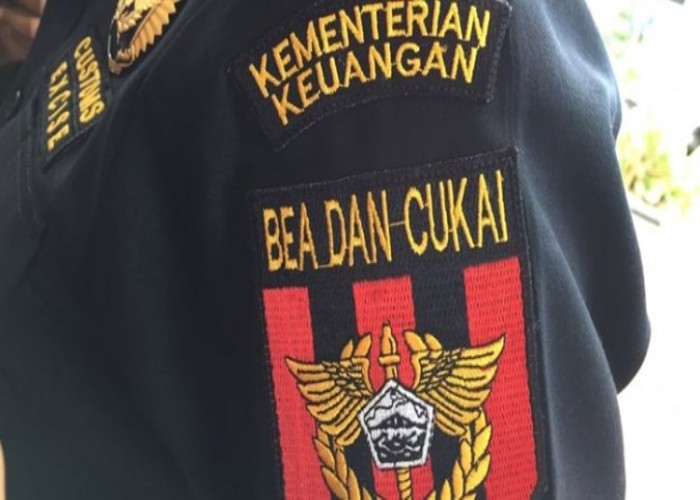 Menteri Keuangan Purbaya mengancam akan membekukan Ditjen Bea dan Cukai.