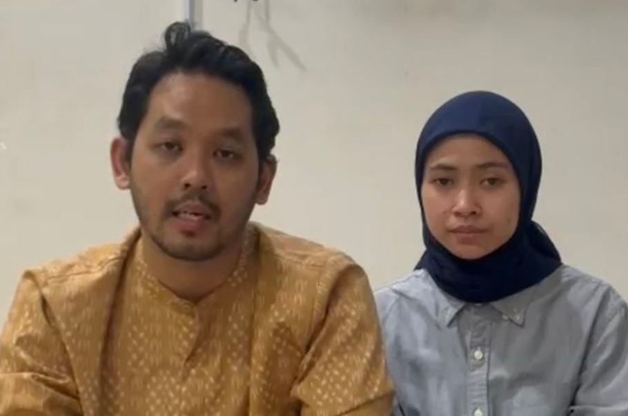 Sepasang suami istri, Alvin dan Anita yang ramai diperbincangkan netizen akibat kasus tumbler yang tertinggal di KRL hingga membuat petugas, Argi dipecat dari pekerjaannya.(Tangkapan layar dari video)
