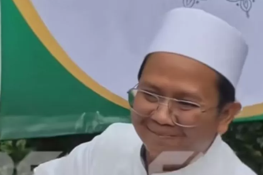 Sosok Gus Mahrus yang disebut tahu hubungan Inara Rusli dan Insanul Fahmi. (TikTok)