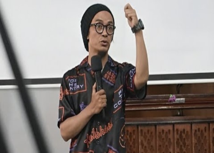Ustadz Evie Effendi.