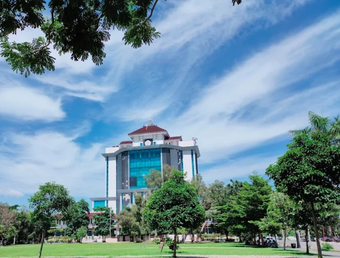 Gedung Rektorat UTM Bangkalan.