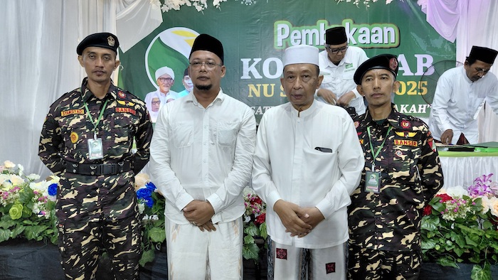 TERPILIH: Ketua PCNU Sumenep Terpilih KH MD Widadi Rahim bersama Rais Syuriah terpilih&nbsp; KH A Washil Hasyim usai terpilih sebagai Nahkoda baru PCNU Sumenep di Ponpes Annuqayah, Guluk-Guluk.