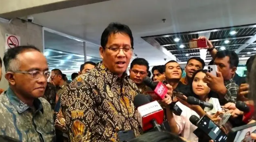 Menteri Keuangan, Purbaya Yudhi Sadewa usai rapat kerja bersama Komisi XI DPR, di Kompleks Parlemen, Jakarta, Kamis (27/11/2025). (Foto: Inilah.com/Clara Anna)