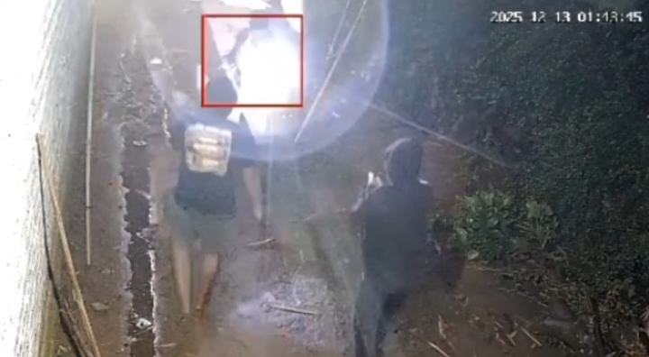 Tangkapan layar video detik-detik maling hewan saat akan di tangkap tim Resmob Polres Bangkalan.
