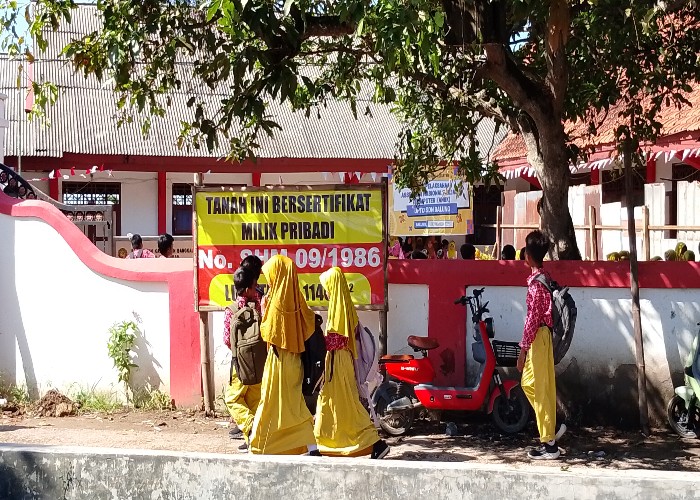 Kuasa Hukum Ahli waris menyebut Pemkab menempati lahan tanpa hak di SDN Balung Arosbaya Bangkalan.