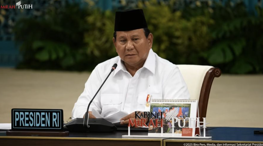 Foto: Suasana arahan Presiden Prabowo pada Sidang Kabinet Paripurna, Istana Negara, Senin (15/11/2025). (Tangkapan layar Youtube Setpres RI)