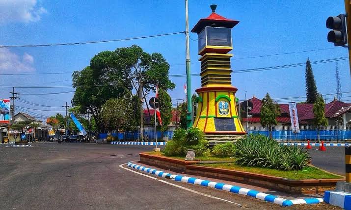 Alun-alun Kabupaten Bangkalan menjadi salah titik keramaian yang akan terjadi di malam pergantian tahun.