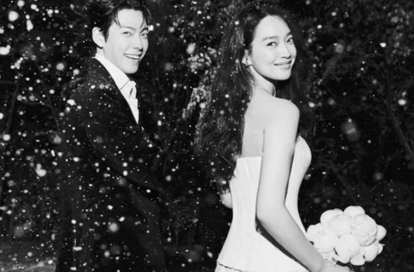 Romantis Berselimut Salju, Pernikahan Shin Min Ah dan Kim Woo Bin Bikin Baper.(&copy; JPNN.COM)