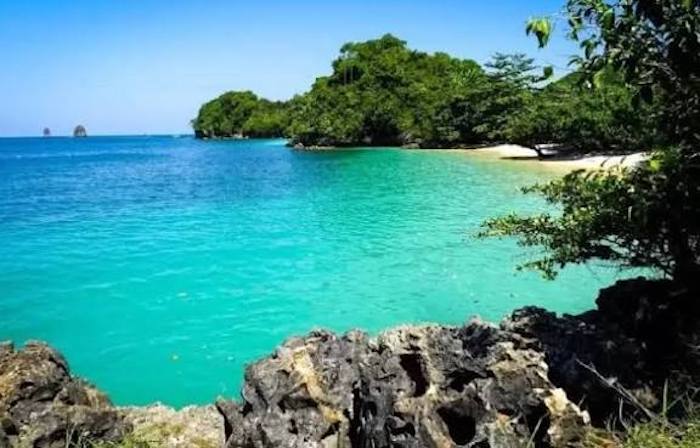 Pantai Tiga Warna, Malang