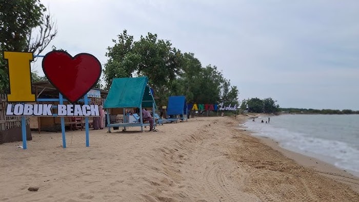 Pantai Lobuk, Desa Bumi Anyar, Tanjungbumi, Bangkalan.