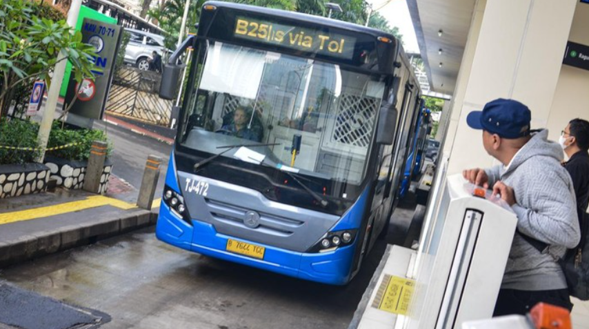 Ilustrasi Transjakarta (ANTARA FOTO/FATHUL HABIB SHOLEH)