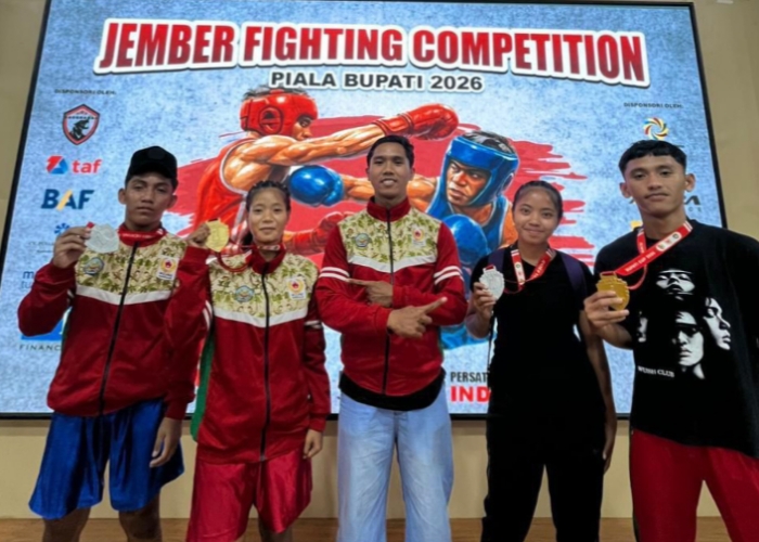 Kontingen Bangkalan berhasil membawa dua medali emas di kejuaraan tinju bupati cup jember.