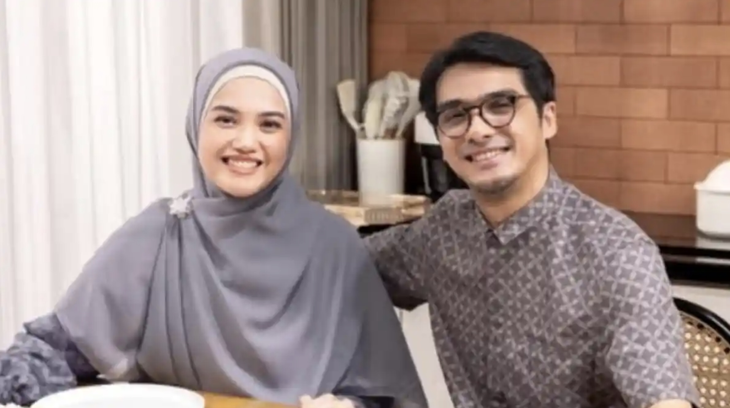 Ricky Harun akhirnya muncul di tengah videonya karaokean bareng LC viral di media sosial. (Instagram @rickyharun)