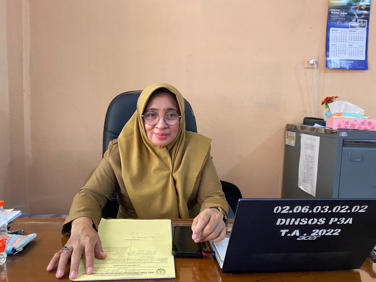 PEMBINAAN: Masruhah saat ditemui di kantornya Dinas PPPA Sampang, Senin (19/1).&nbsp;