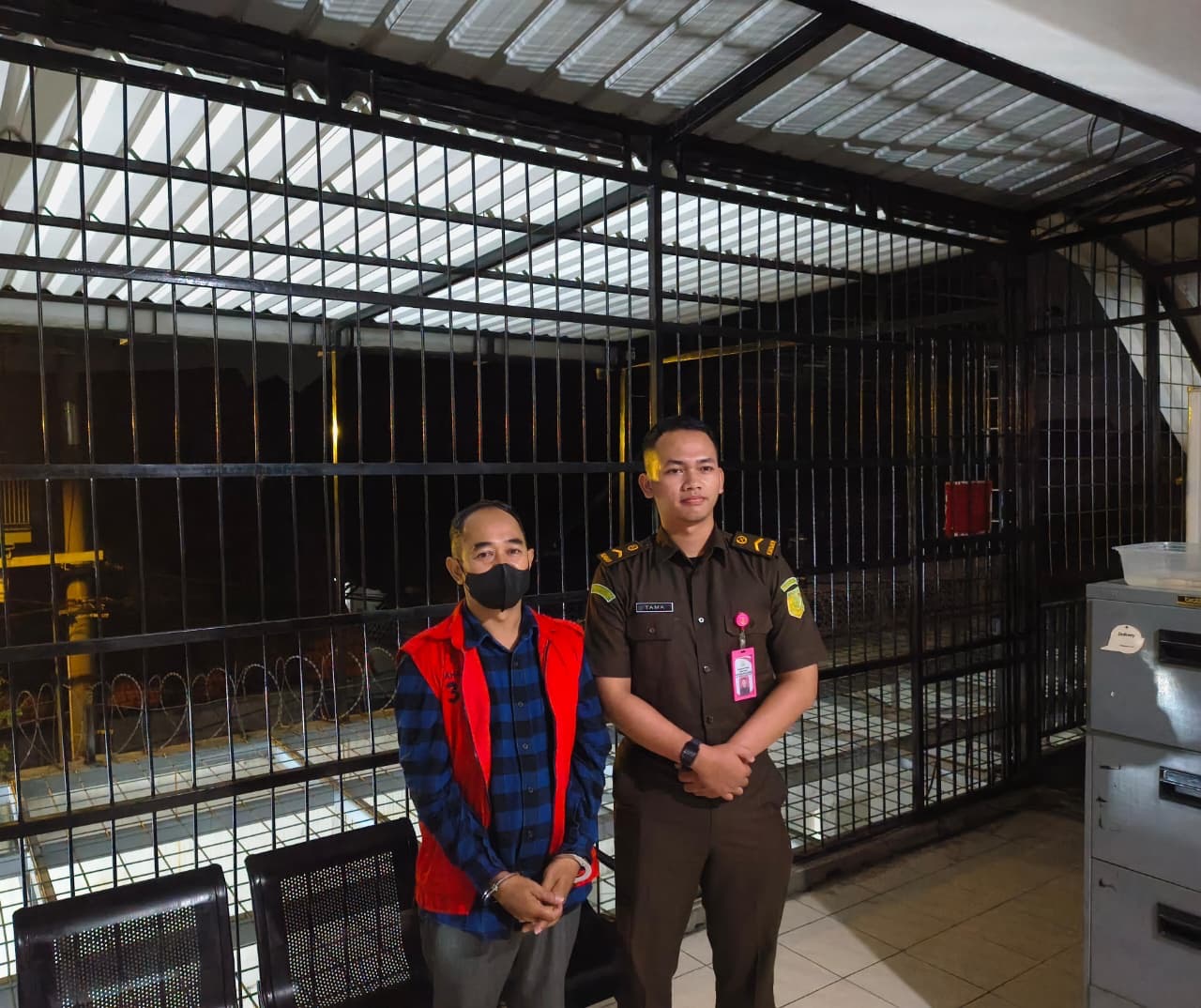 TERSANGKA TAMBAHAN: Tenaga Ahli DPR RI 2019&ndash;2024 AHS ditetapkan sebagai tersangka dalam kasus dugaan korupsi BSPS Sumenep.