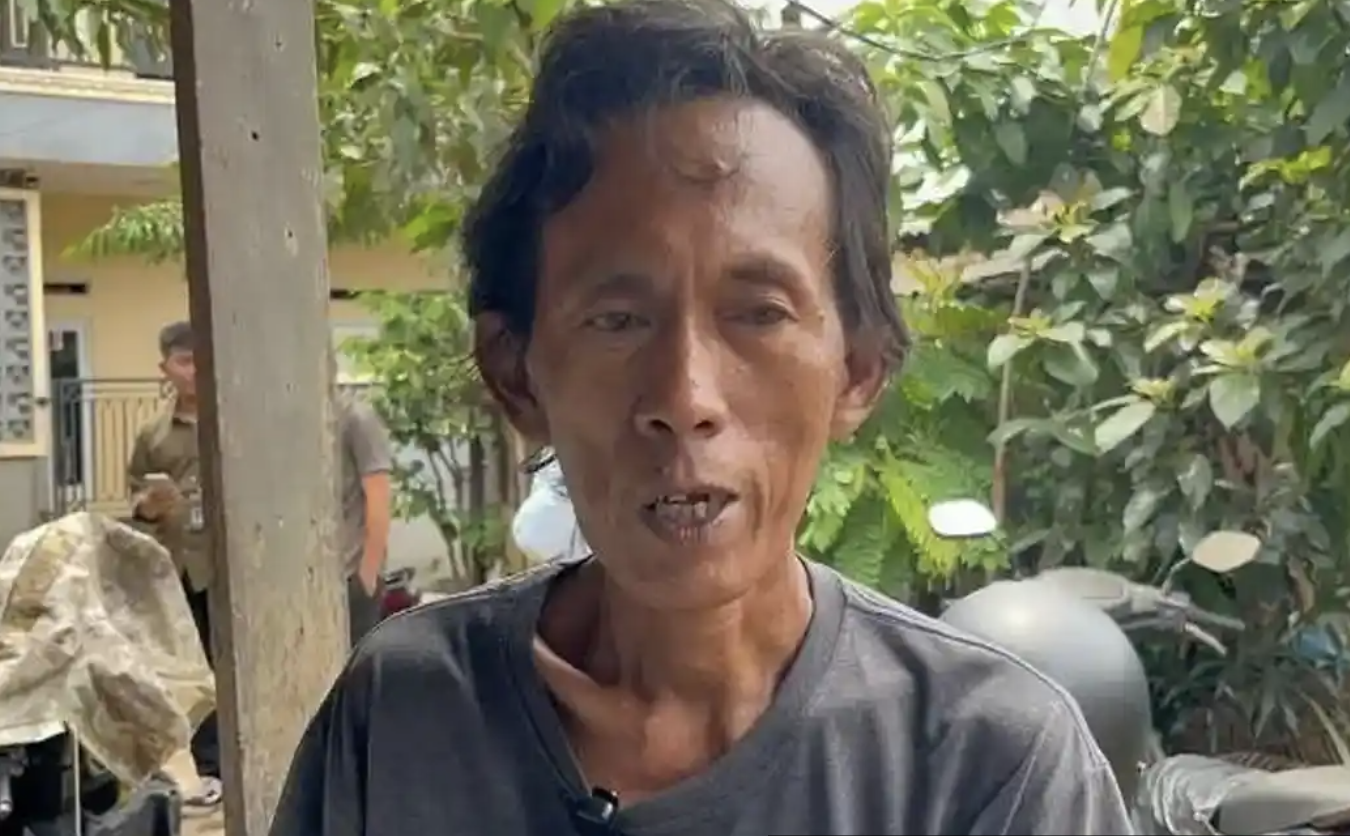 Pedagang es gabus bernama Suderajat (49) yang dituduh aparat menggunakan spons, ditemui di rumahnya daerah Rawa Panjang, Kabupaten Bogor, Selasa (27/1/2026).