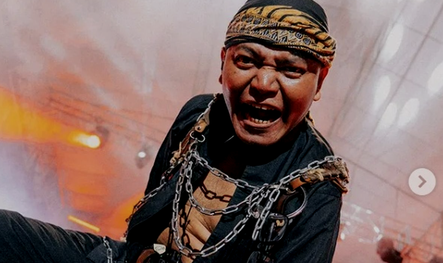 Adie Indra Dwiyanto alias Romi Jahat vokalis Romi & The Jahats.(Tangkapan layar)