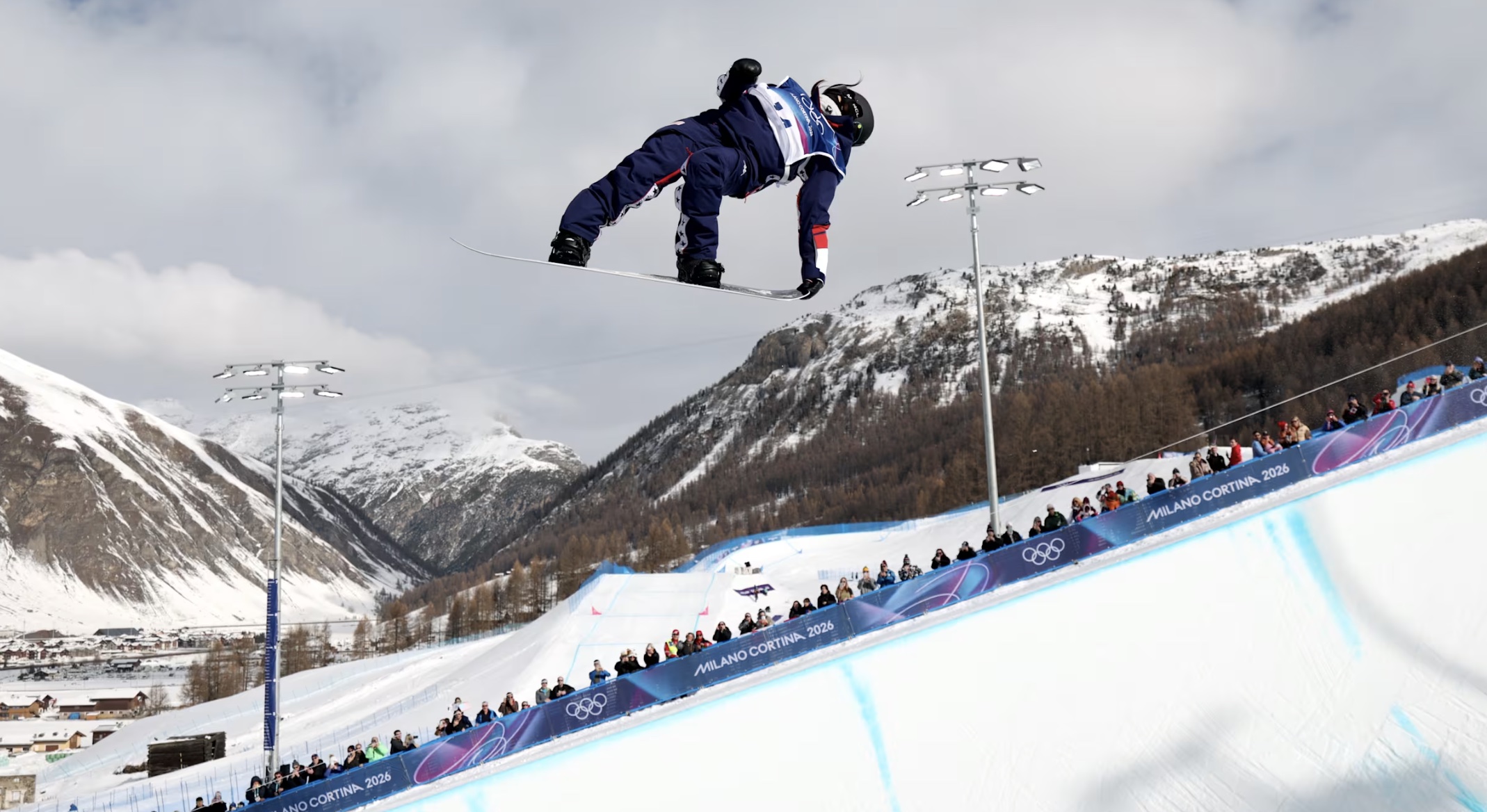 Chloe Kim Percaya Diri Ukir Sejarah di Final Snowboard Halfpipe Olimpiade 2026. (Picture by 2026 Getty Images)
