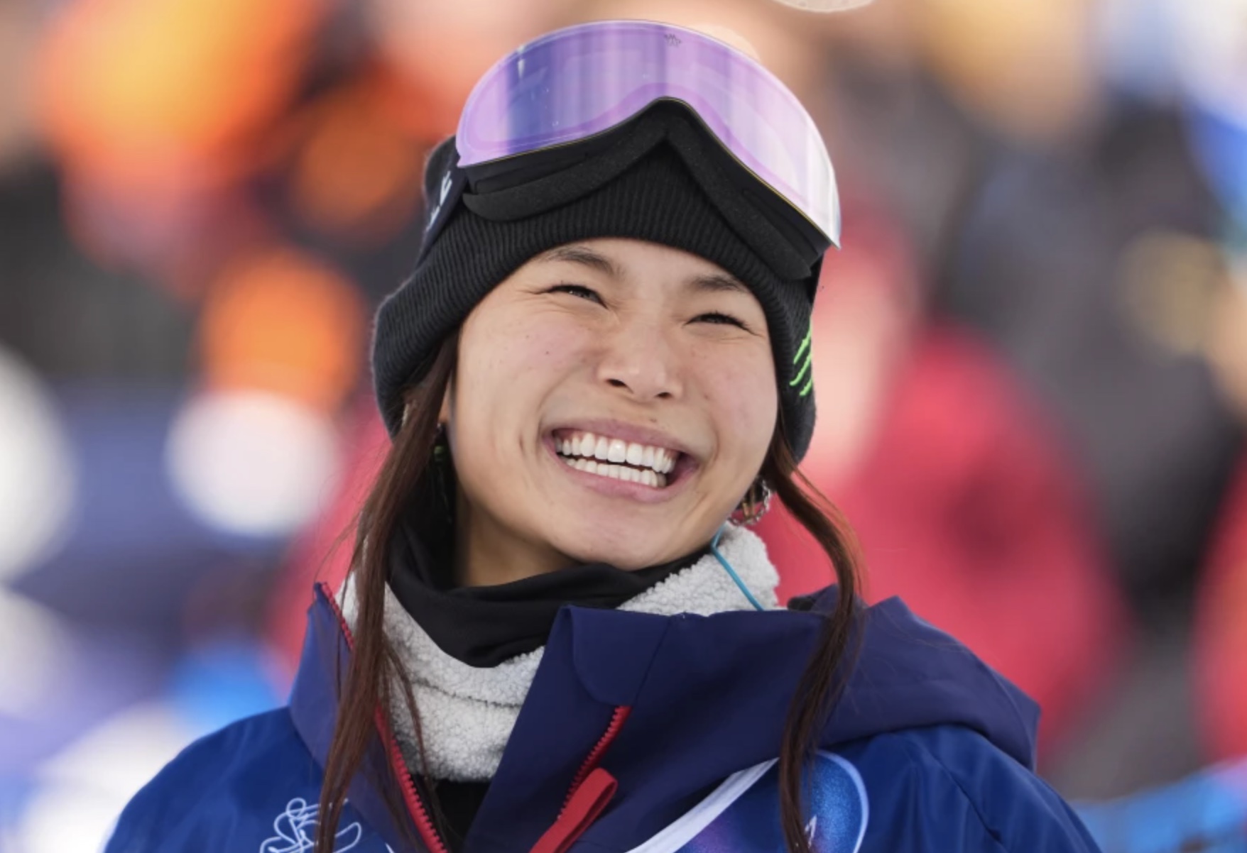 Chloe Kim asal Amerika Serikat bereaksi terhadap perolehan nilainya saat mengikuti babak kualifikasi snowboarding halfpipe putri pada Olimpiade Musim Dingin 2026 di Livigno, Italia, (Foto AP/Lindsey)