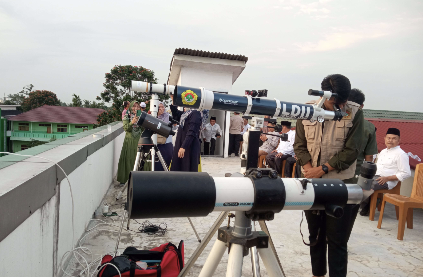 Empat teleskop yang digunakan dalam Rukyatul Hilal di Provinsi Jambi.