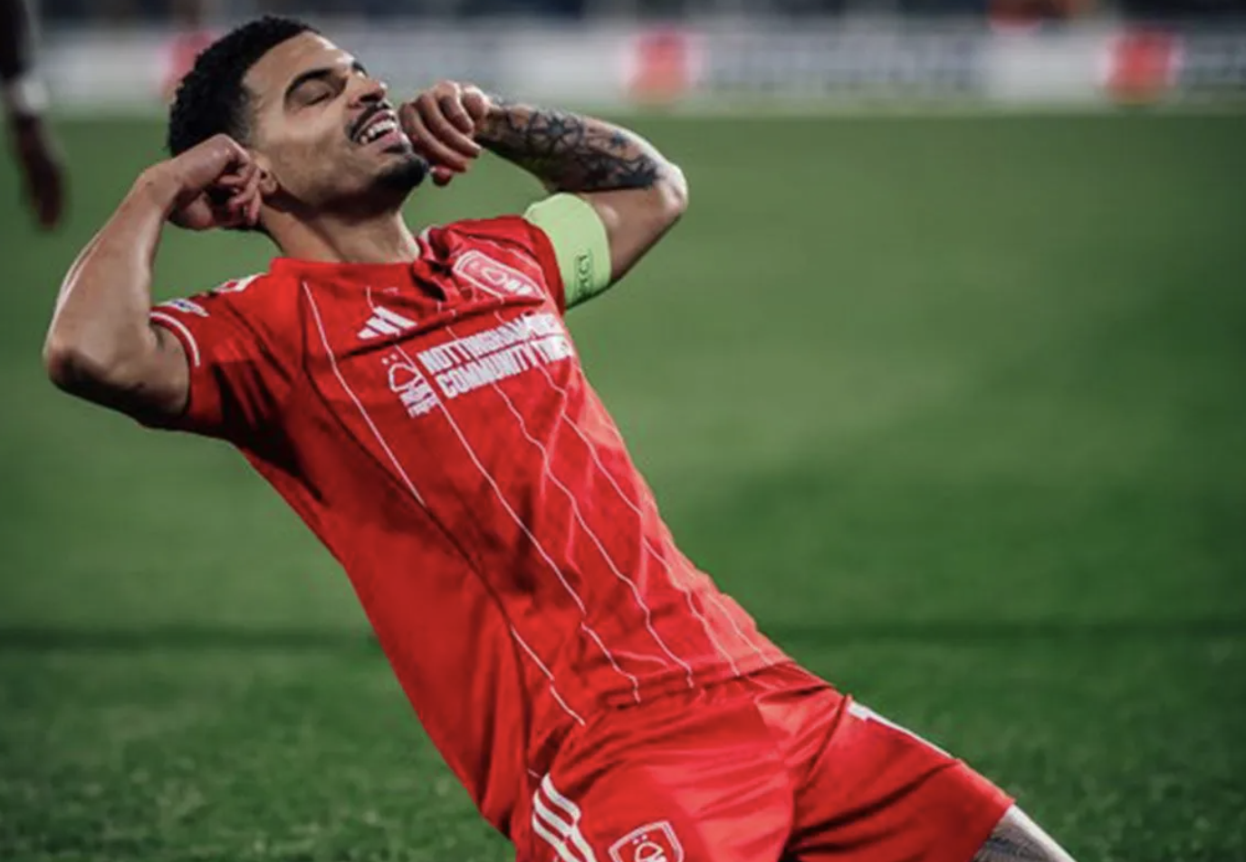 Pemain Nottingham Forest Morgan Gibss-White berselebrasi setelah berhasil mencetak gol ke gawang Fenerbahce pada leg pertama play-off babak 16 besar Liga Europa di Stadion Sukru Saracoglu, Istanbul. X