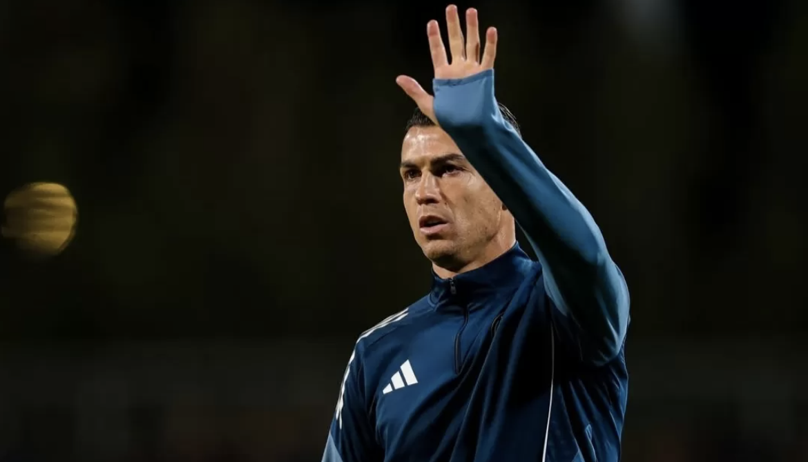Cristiano Ronaldo gagal penalti, namun Al Nassr tetap menang 3-1 atas Al Feiha. (IG @alnassr)