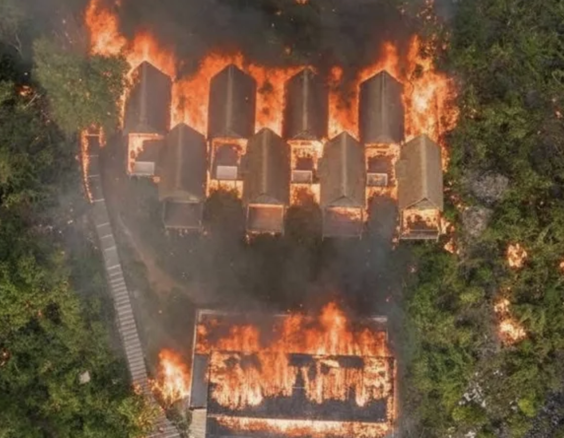 Padduppa resort terbakar di Kawasan Pantai Bira Kabupaten Bulukumba /Warta Bulukumba/