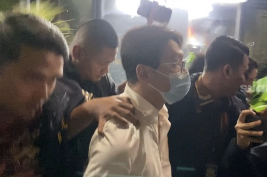 Dokter Richard Lee akhirnya ditahan di Polda Metro Jaya pada Jumat (6/3/2026) sekitar pukul 21.50 WIB. Dokter kecantika ini sebelumnya menjalani pemeriksaa dari pukul 13.00 WIB hingga pukul 17.00 WIB.