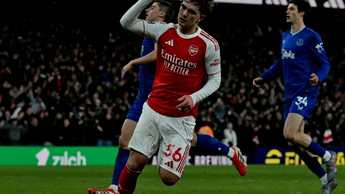 Pemain muda Arsenal, Max Dowman, menciptakan sejarah sebagai pemain termuda yang mencetak gol di Premier League setelah membukukan gol kedua Gunners pada laga pekan ke-30 Premier League, Arsenal vs Everton, di Stadion Emirates pada Minggu
(15/3/2026). (AFP/BEN STANSALL)