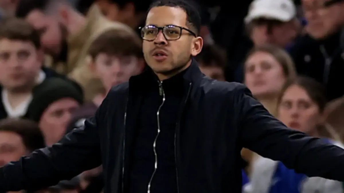 Liam Rosenior ungkap penyebab kekalahan Chelsea dari Newcastle United di Stamford Bridge. Kurangnya ketajaman dan gol "hadiah" jadi evaluasi utama The Blues.(Chelsea)