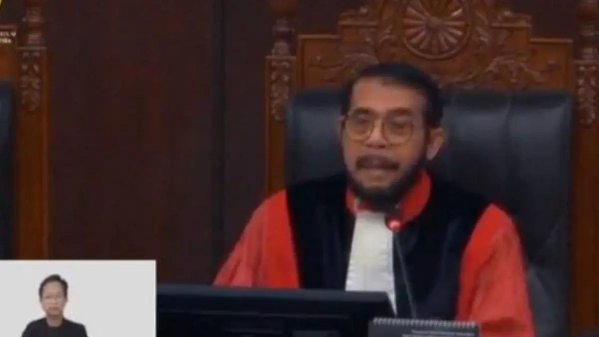 Hakim Konstitusi, ANwar Usman, saat membacakan putusan Mahkamah Konstitusi dalam sidang pada Senin (16/3/2026). (Sumber: Antara/MKRI)