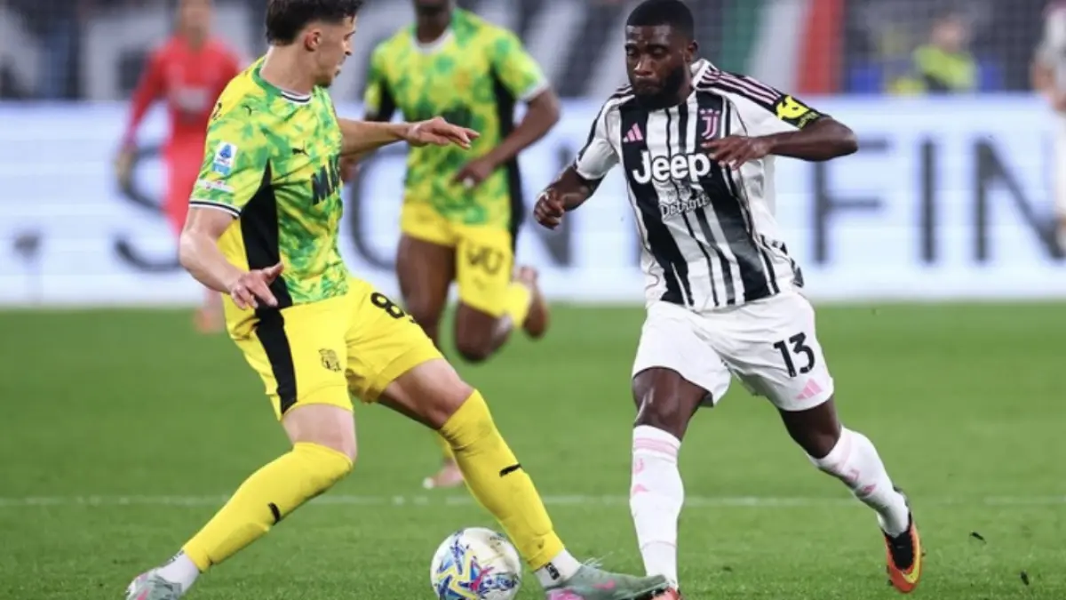 Juventus vs Sassuolo berakhir dengan skor 1-1. Foto: REUTERS/Guglielmo Mangiapane.