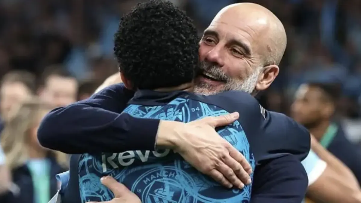 Pep Guardiola menjadi manajer pertama yang memenangkan Piala EFL lima kali dengan kemenangan Manchester City 2-0 melawan Arsenal.
