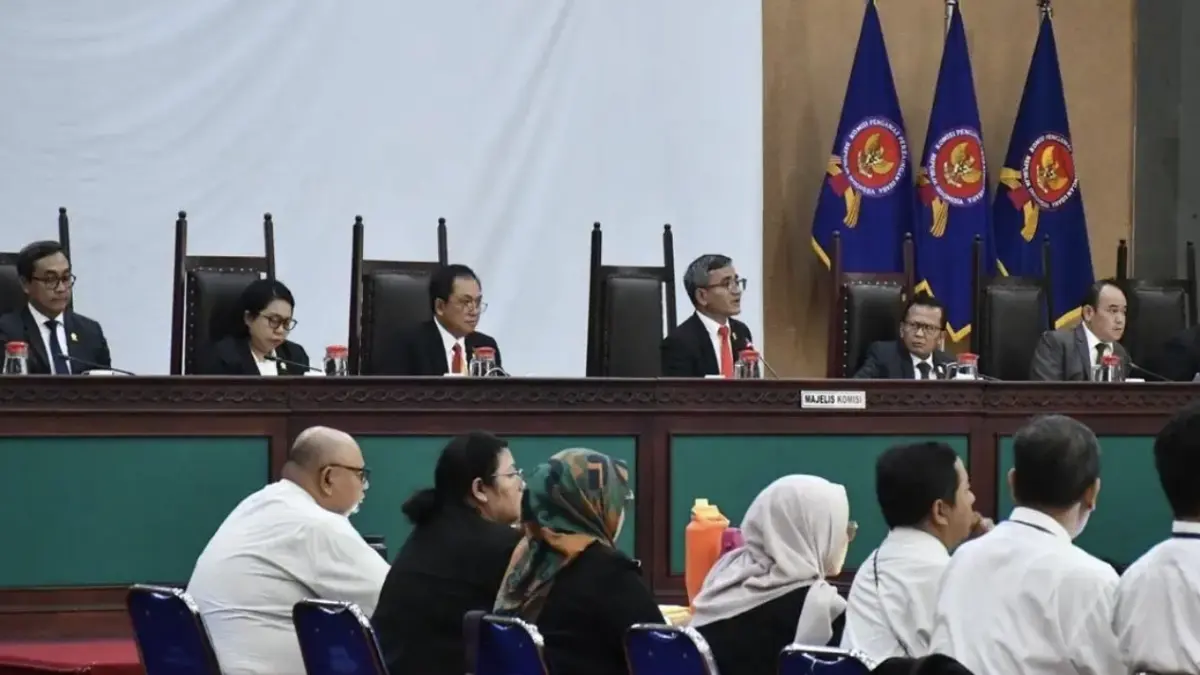 Komisi Pengawas Persaingan Usaha (KPPU) menggelar sidang lanjutan pemeriksaan perkara
dugaan penetapan suku bunga pinjaman daring.