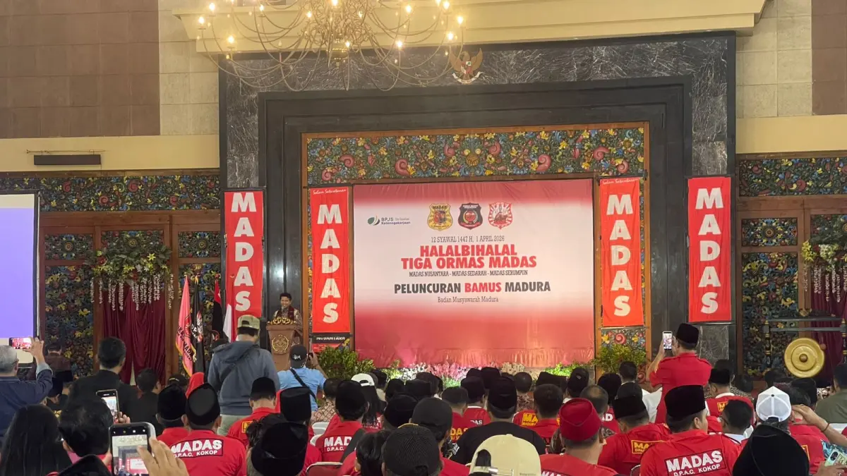 SOLID: Wagub Jawa Timur Emil Elestyanto Dardak menyampaikan sambutan pada acara Bamus Madas di Gedung Serbaguna Rato Ebu Bangkalan, Rabu (1/4).