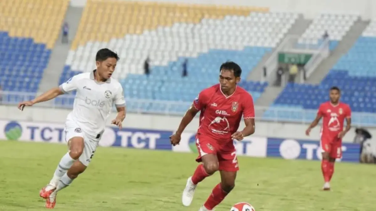 Pertandingan Arema FC vs Malut United yang berlangsung di Stadion Kanjuruhan, Malang, berakhir
Ibang dengan skor imbang 1-1, Jumat (3/4/2026). (Antara/HO- Malut United) (Abdul Fatah)