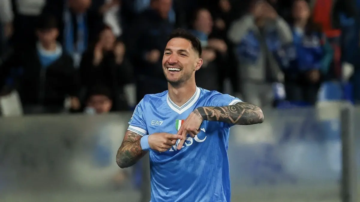 Selebrasi winger Napoli, Matteo Politano usai mencetak gol ke gawang AC Milan di lanjutan Serie A, 7 April 2026 di
Stadion Diego Armando Maradona. (c) Alessandro Garofalo/LaPresse via AP