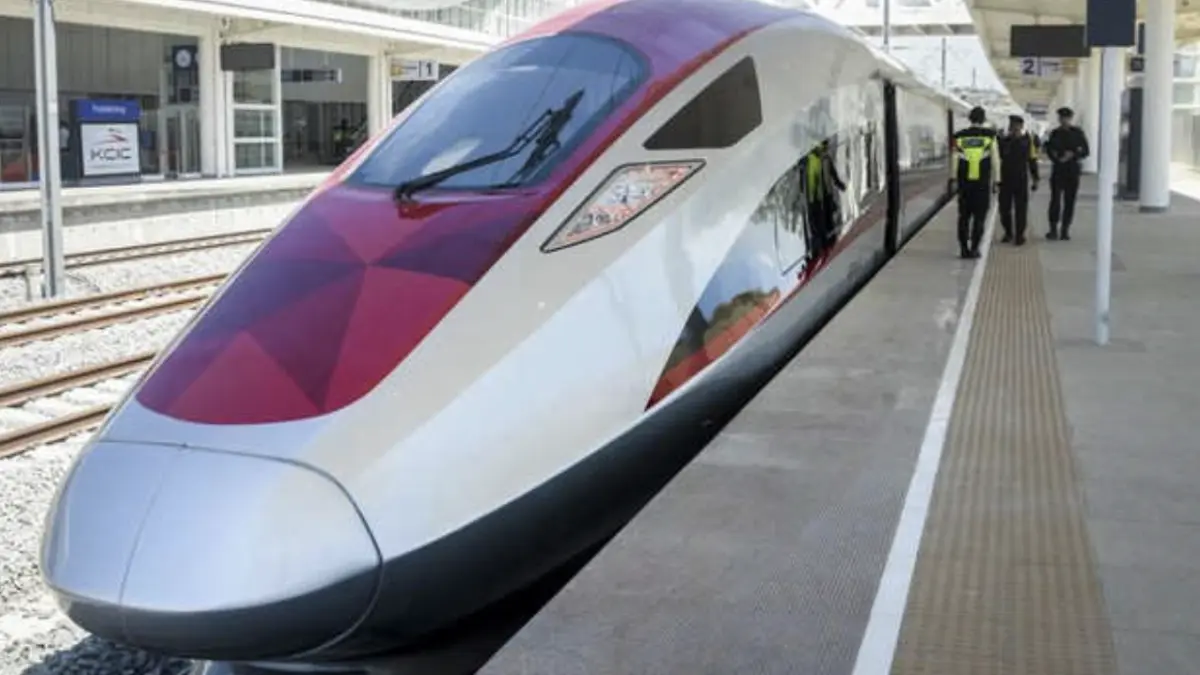 Kemenhub blak-blakan soal rencana Brunei membangun kereta cepat hingga Kalimantan, bahkan hingga ke IKN
Nusantara. Ilustrasi kereta cepat. (Foto: AFP/TIMUR MATAHARI)