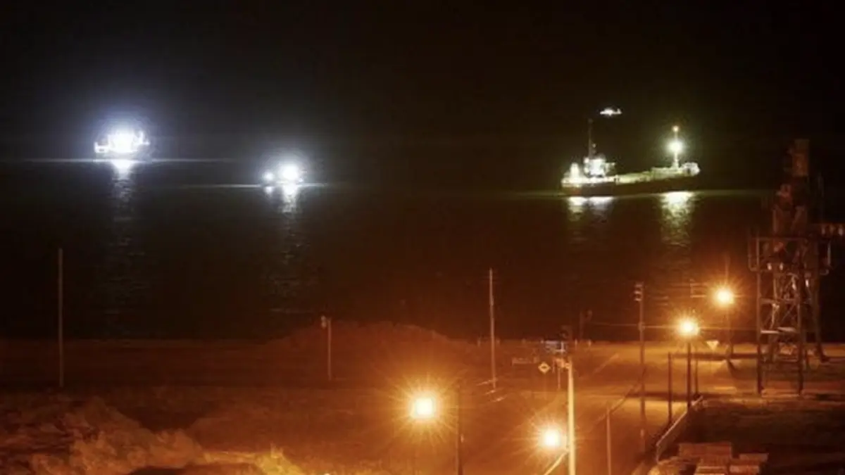 Kondisi pelabuhan di Hokkaido Jepang usai peringatan tsunami muncul akibat gempa M 7,4 (Foto: AFP/STR)